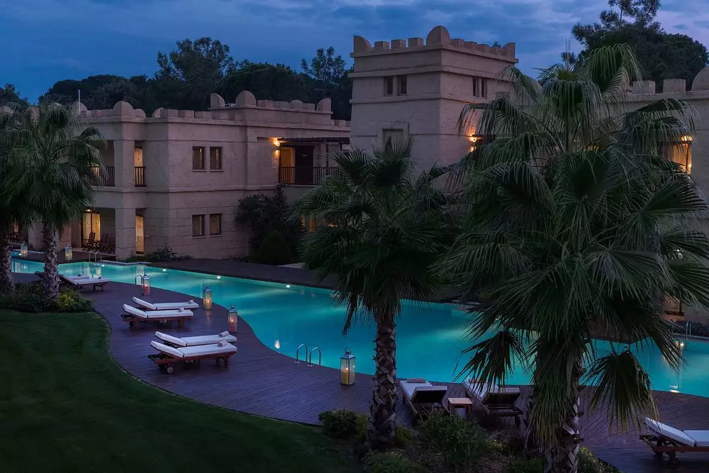 استخر 2 هتل ریکسوس پریمیوم بلک